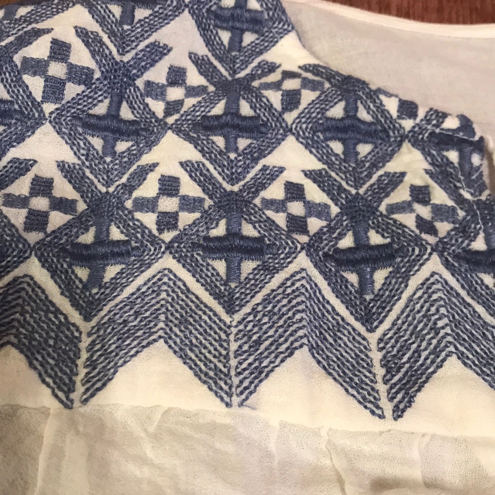 Embroidered top - Picture 5 of 5